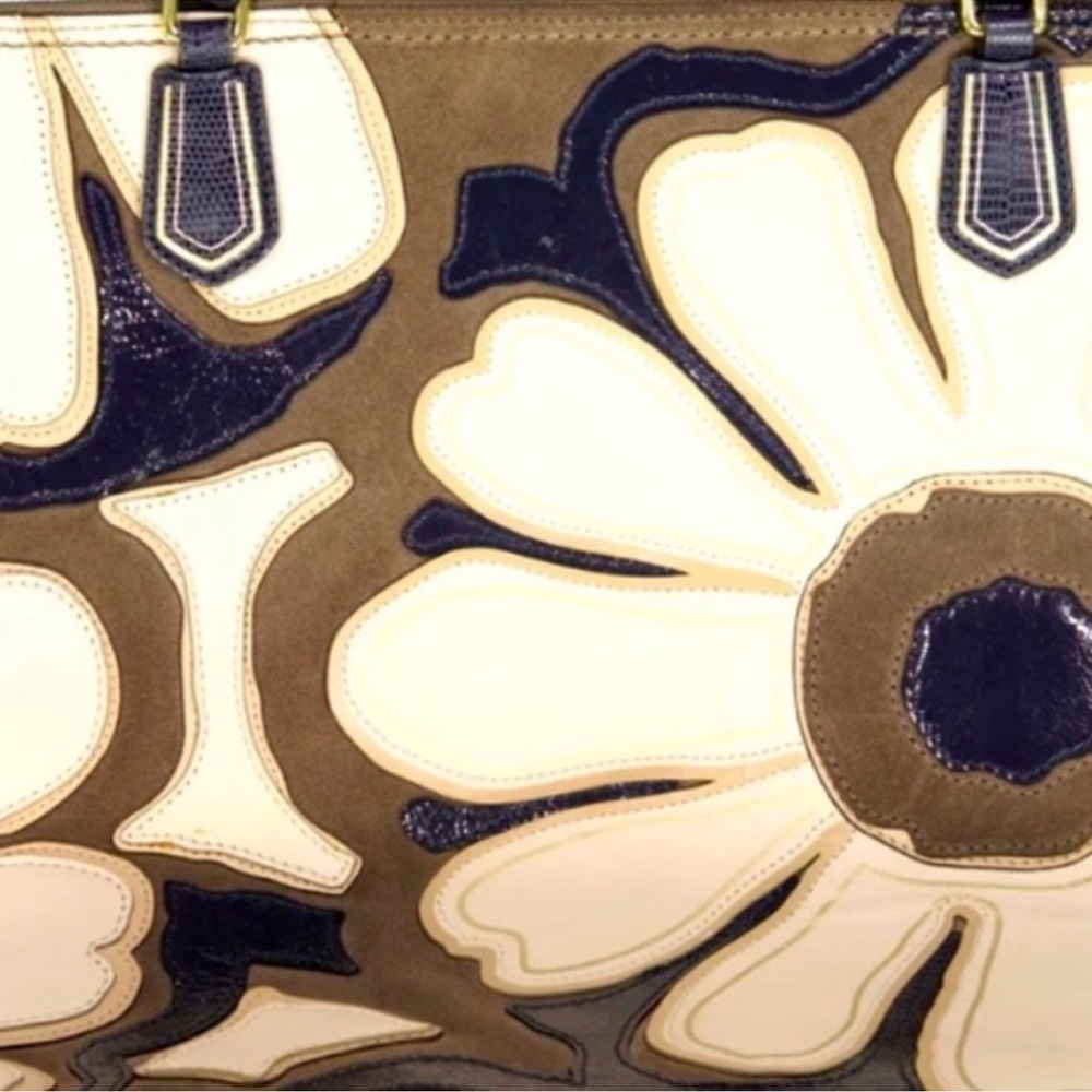 Coach POPPY RARE ELEVATED FLOWER TOTE (COACH F25071) EUC - Picture 6 of 7